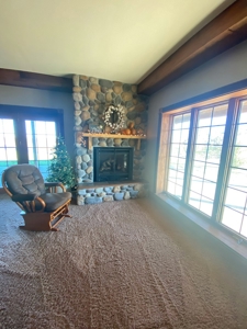 Beautiful Home in the Country with Lake and Wildlife - image 19