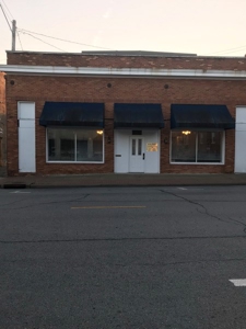 Commercial Property For Sale in Nevada Missouri - image 1