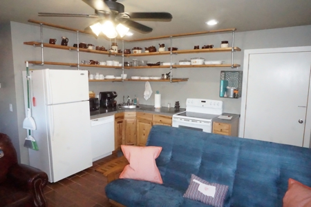 Exceptional Sustainable Family Farm, Central Oklahoma - image 17