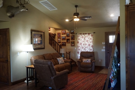 Exceptional Sustainable Family Farm, Central Oklahoma - image 8