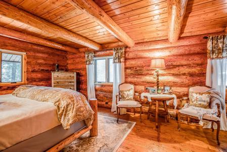 Montana Luxury Log Homes For Sale - image 9