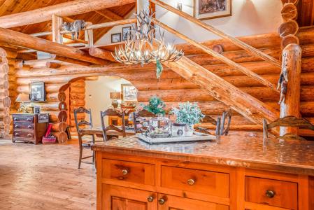 Montana Luxury Log Homes For Sale - image 32