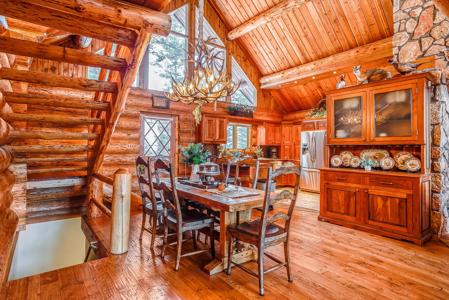 Montana Luxury Log Homes For Sale - image 16