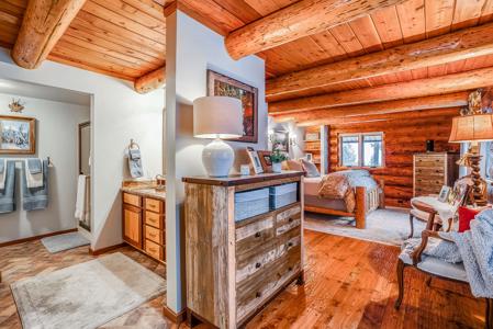 Montana Luxury Log Homes For Sale - image 12