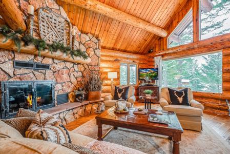 Montana Luxury Log Homes For Sale - image 23