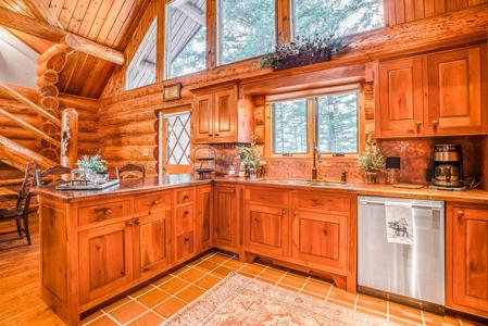 Montana Luxury Log Homes For Sale - image 29