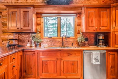 Montana Luxury Log Homes For Sale - image 30