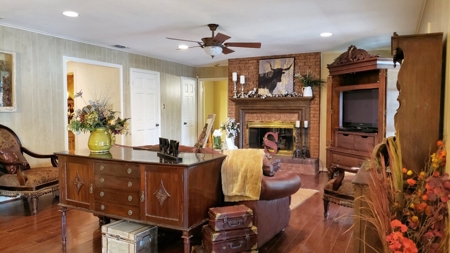 Waterfront Home For Sale Lake Palestine, 2-Story W/ Elevator - image 17