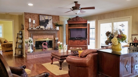 Waterfront Home For Sale Lake Palestine, 2-Story W/ Elevator - image 16