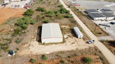 Warehouse, office, & 2.5 AC For Sale in Heart of Eagle Ford!
