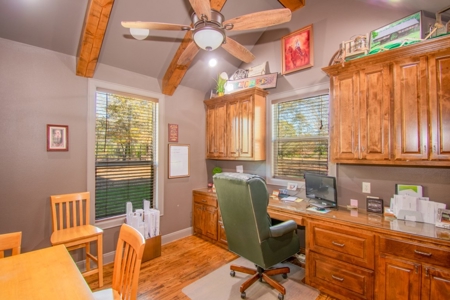 Custom Built Home On Golf Course With Acreage - image 18