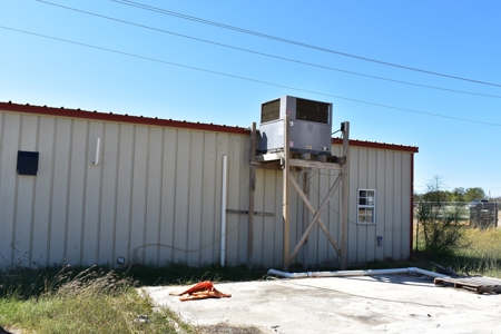 Carrizo Springs Industrial Yard For Sale- On Highway 83! - image 13