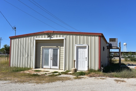 Carrizo Springs Industrial Yard For Sale- On Highway 83! - image 8