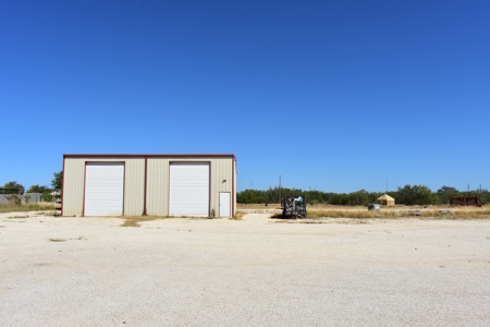 Carrizo Springs Industrial Yard For Sale- On Highway 83! - image 9
