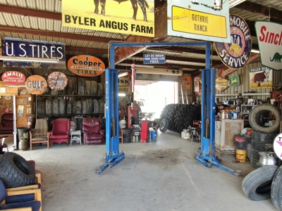 Commercial Building for sale on a Major Highway - image 16