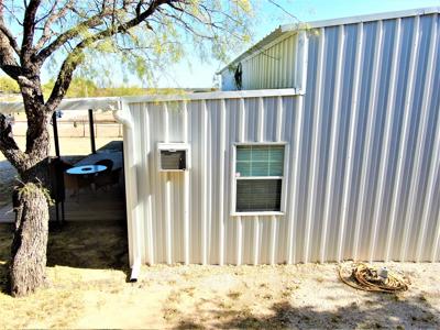 Almost new Cabin at Beautiful Lake Brownwood - image 32