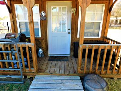 Almost new Cabin at Beautiful Lake Brownwood - image 18