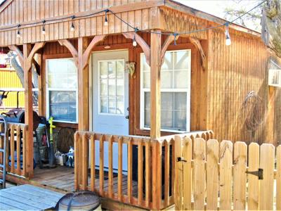 Almost new Cabin at Beautiful Lake Brownwood - image 27