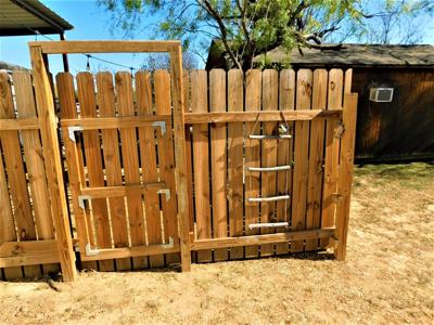 Almost new Cabin at Beautiful Lake Brownwood - image 36