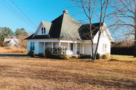 Farm House with History - image 1