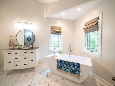 Beautiful Contemporary Home for Sale in Castlewood VA - image 7