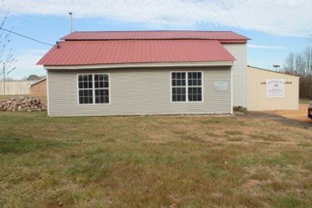 Business and Commercial Building for Sale in Hohenwald, TN - image 4