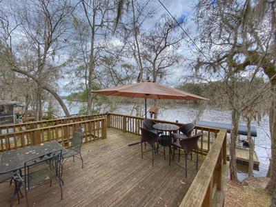 Suwannee River Waterfront! - image 23