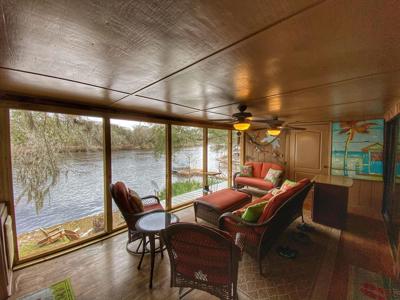 Suwannee River Waterfront! - image 19