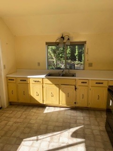 Duplex for Sale in Gold Beach, OR - image 9