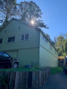 Duplex for Sale in Gold Beach, OR - image 2