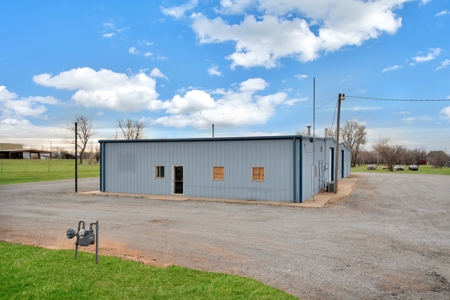 Commercial Property On Land Outside City Limits - image 4