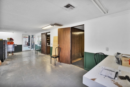 Commercial Property On Land Outside City Limits - image 10