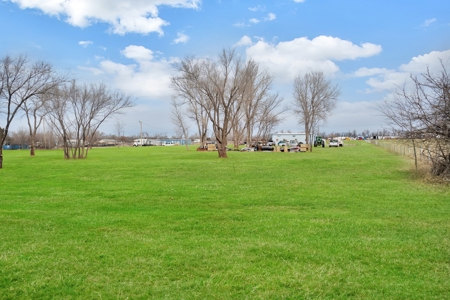 Commercial Property On Land Outside City Limits - image 12