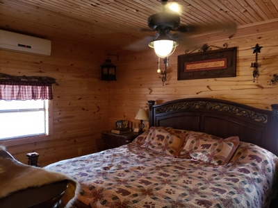 Winding Stair Mountain Off-Grid Cabin in National Forest - image 17