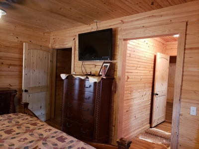 Winding Stair Mountain Off-Grid Cabin in National Forest - image 18