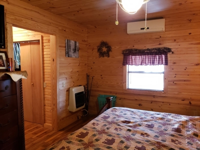 Winding Stair Mountain Off-Grid Cabin in National Forest - image 19