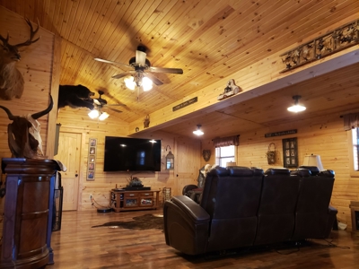 Winding Stair Mountain Off-Grid Cabin in National Forest - image 7