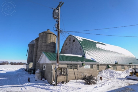278+/- acre farm in the Township of Trenton, Dodge County - image 13