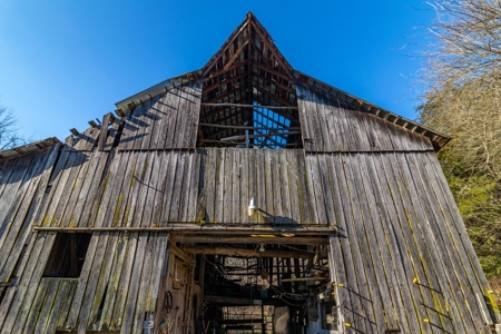 Hunting Riverfront Farm For Sale in Belvidere Tennessee - image 12