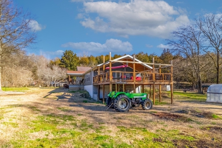 Hunting Riverfront Farm For Sale in Belvidere Tennessee - image 8
