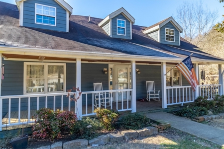Hunting Riverfront Farm For Sale in Belvidere Tennessee - image 3