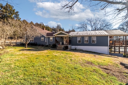 Hunting Riverfront Farm For Sale in Belvidere Tennessee - image 10