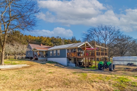 Hunting Riverfront Farm For Sale in Belvidere Tennessee - image 9