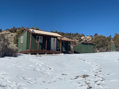 Cabin on 40+ Acres in Cathedral Peak Ranch Near Public Land - image 2