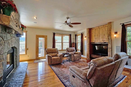 Solar Ranch Ridgway Colorado Mountain View Custom Home - image 9