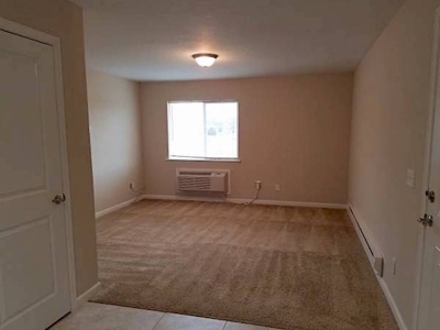 100% Occupancy 12-Unit Apartment Complex for Sale, Glendive - image 2