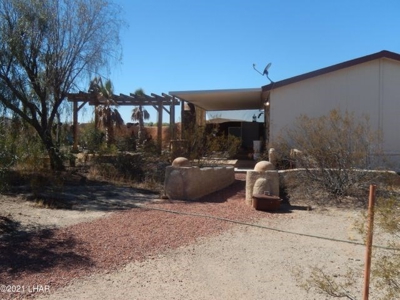 Salome, AZ Home on 1 Acre Lot with detached garage and well - image 5