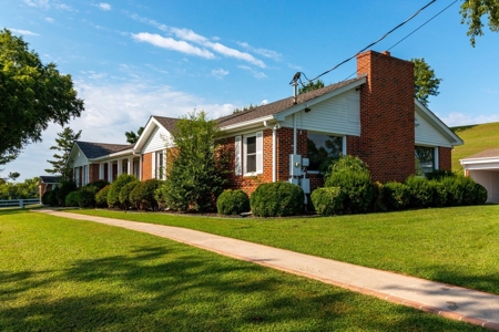 Tennessee Estate with Farm Land & Guest House for Sale - image 20