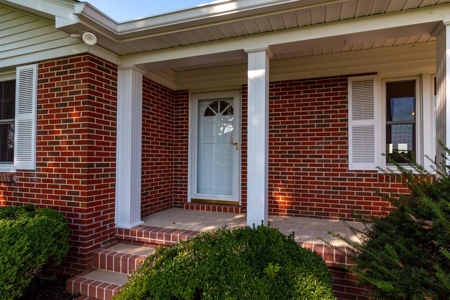 Tennessee Estate with Farm Land & Guest House for Sale - image 28