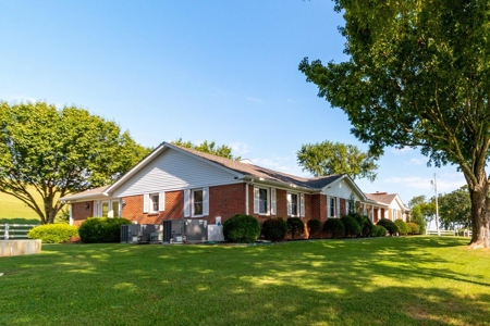 Tennessee Estate with Farm Land & Guest House for Sale - image 23